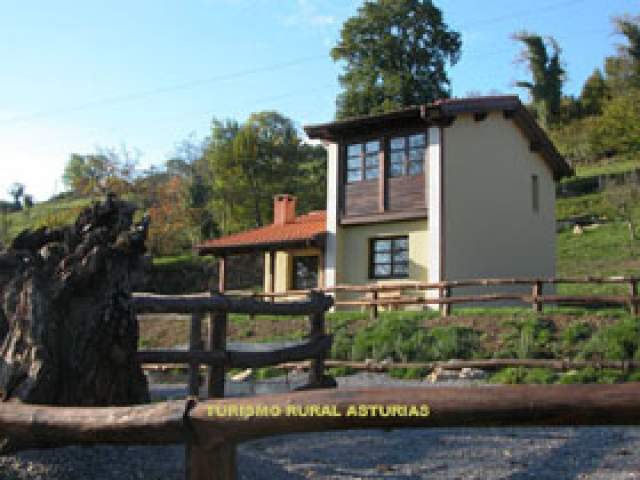Casa rural La Coviella del Sidron